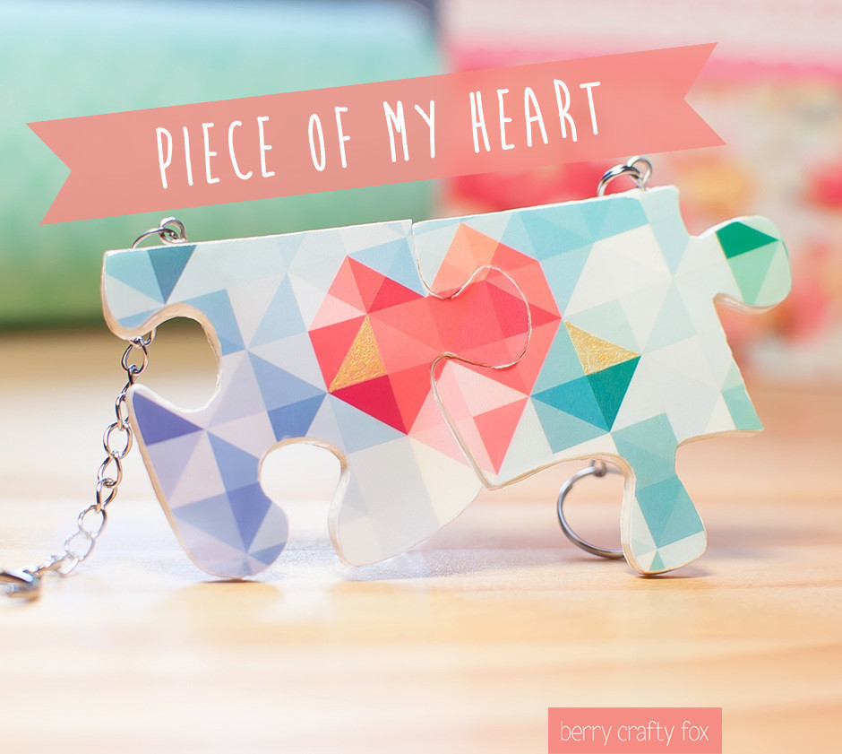 Puzzle piece keychain with a geometric DIY style
