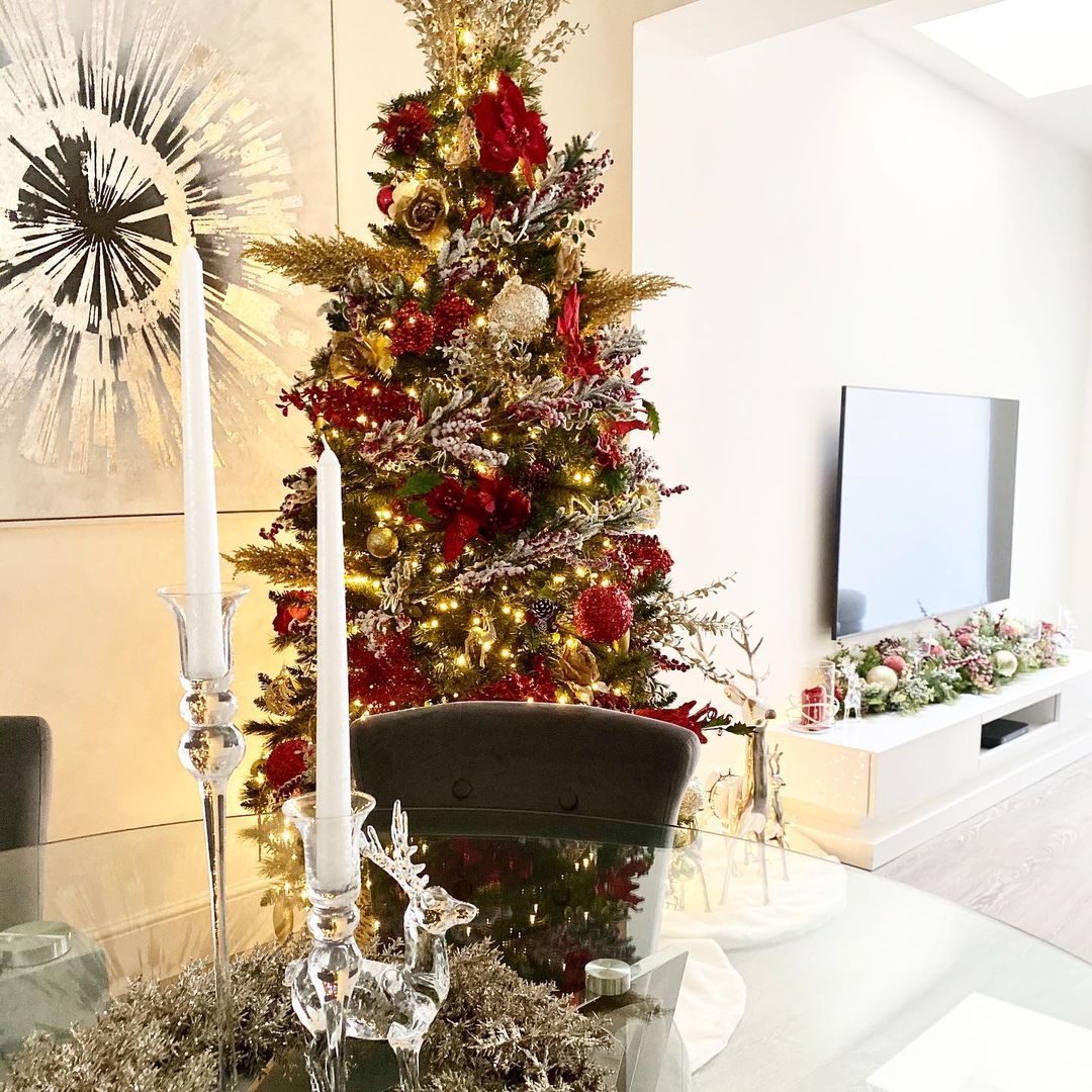 Red and Gold Dining Area Christmas Tree