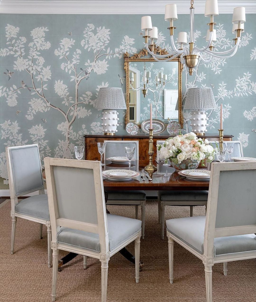 Refined Floral Grace