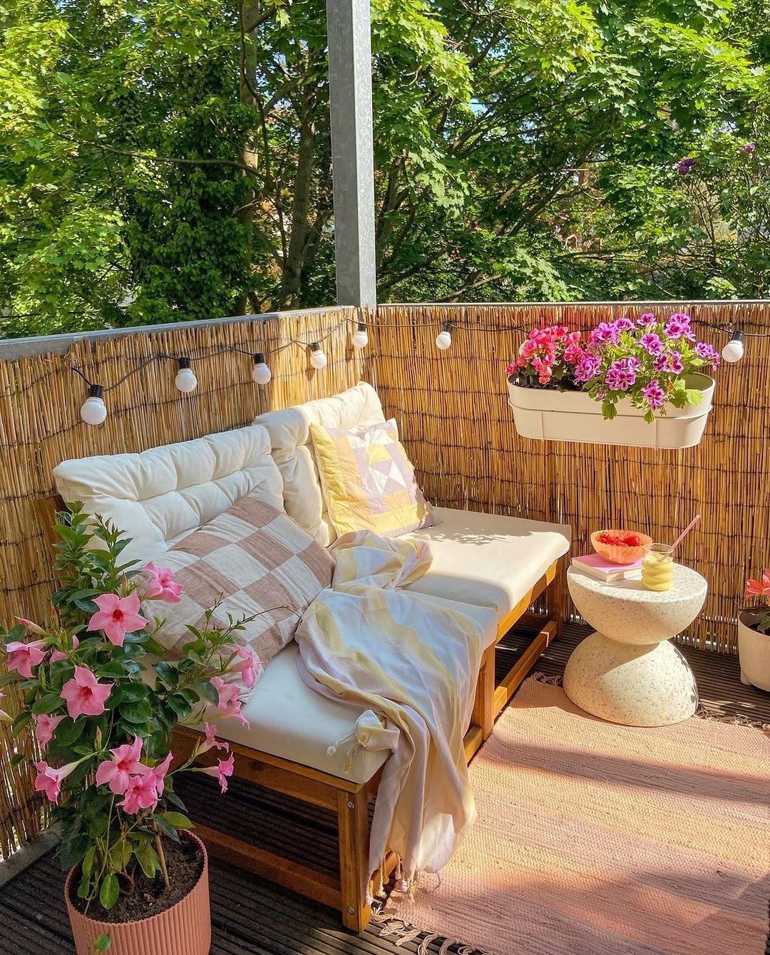 Low Daybed Seating For Relaxed Vibes