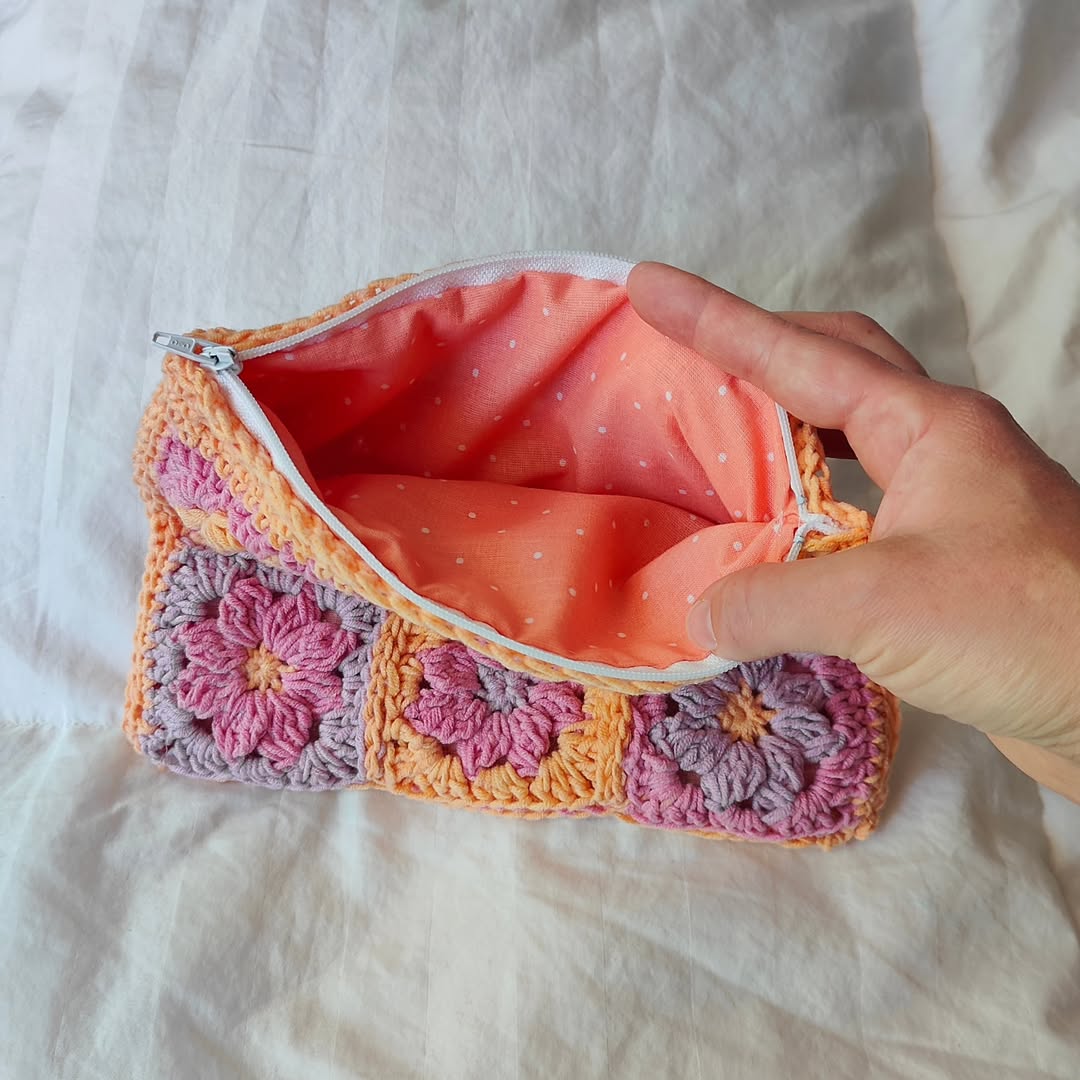 Retro Floral Granny Square Pouch