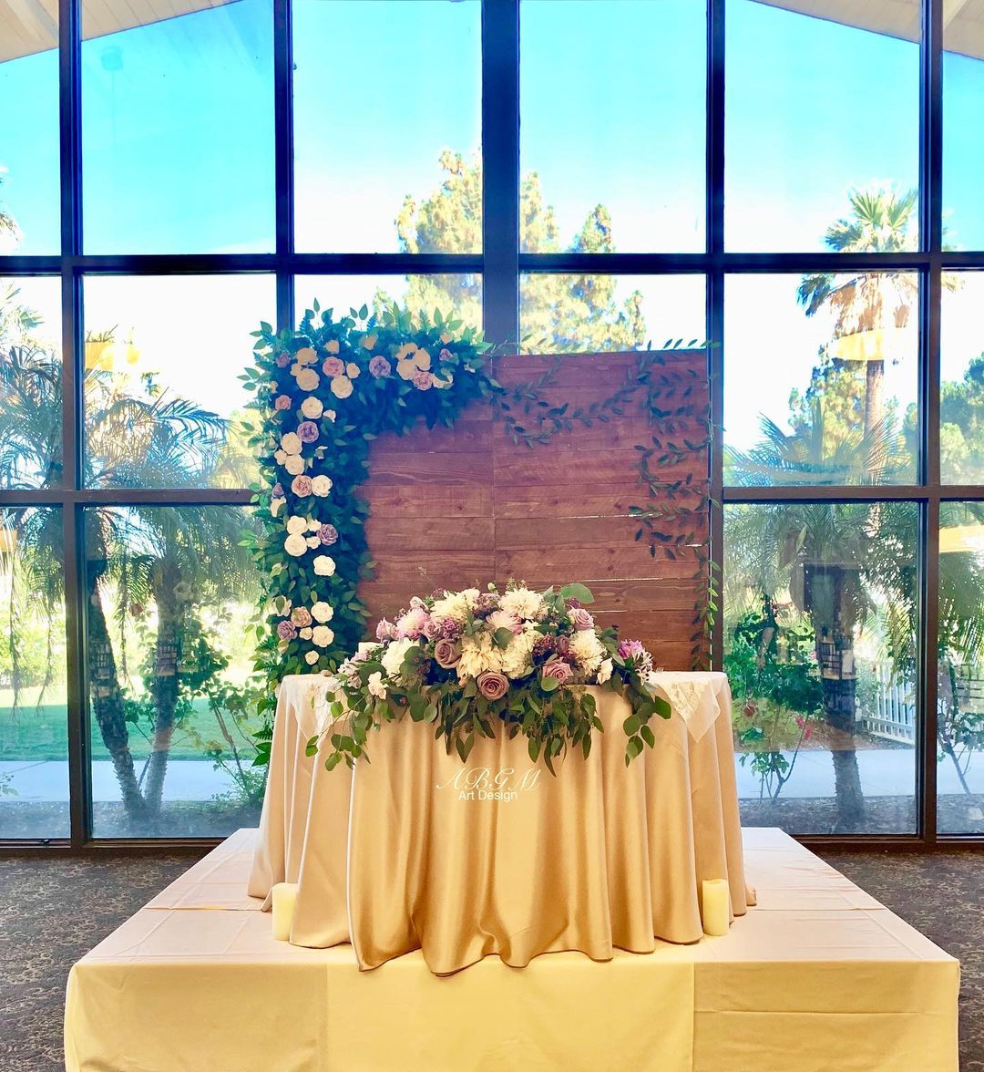 Romantic Outdoor Pallet Wedding Backdrop