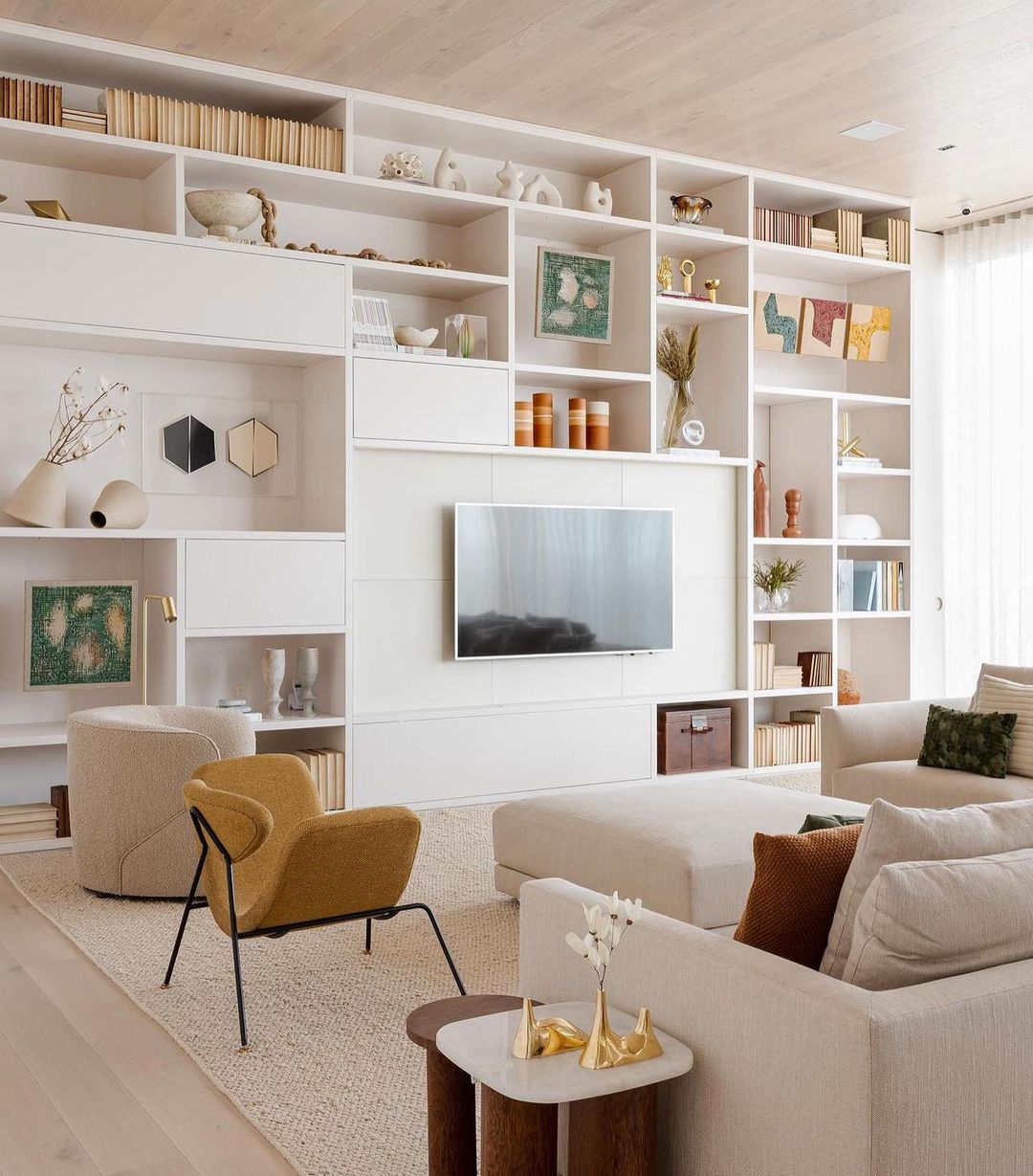 Sleek and Spacious Modern Living