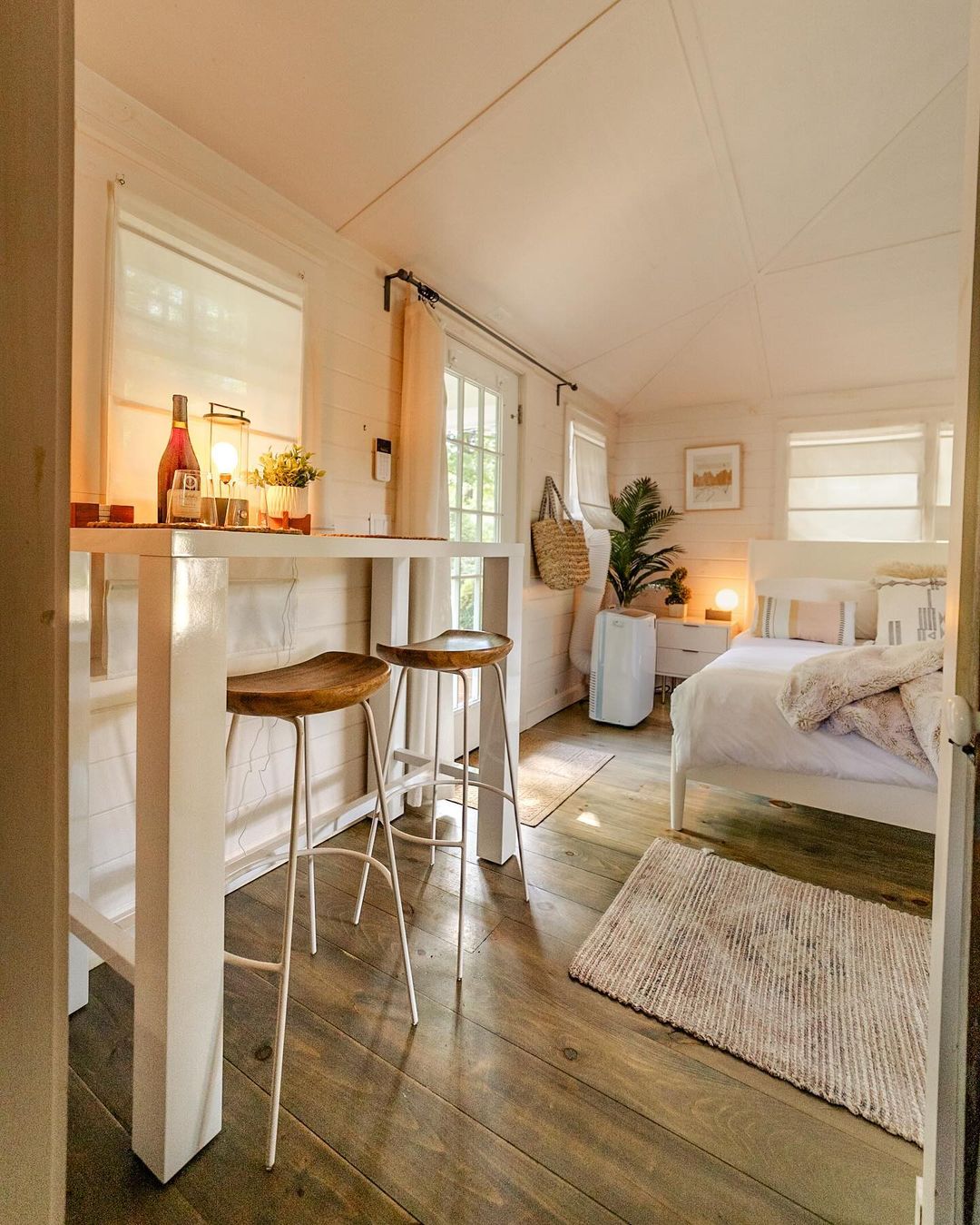 Light and Airy Cabin Studio Space