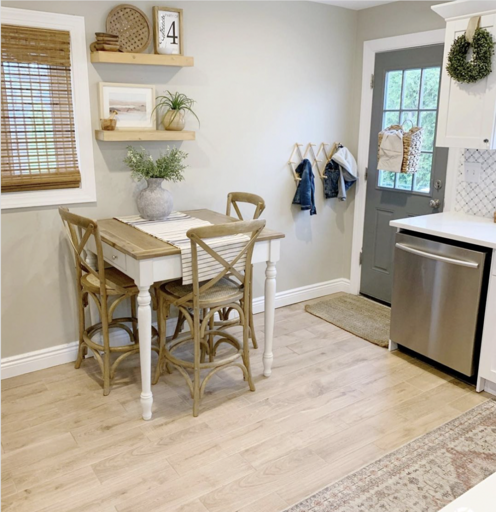 Small Break Fast Nook In Farmhouse Kitchen