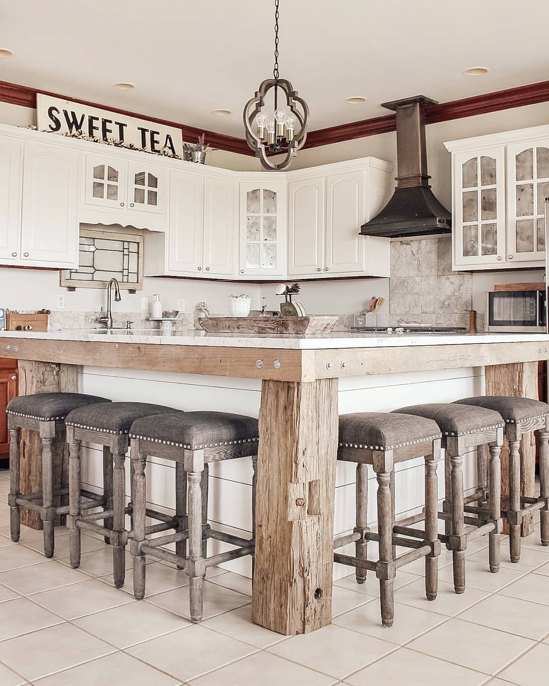 Southern Rustic Shiplap Island