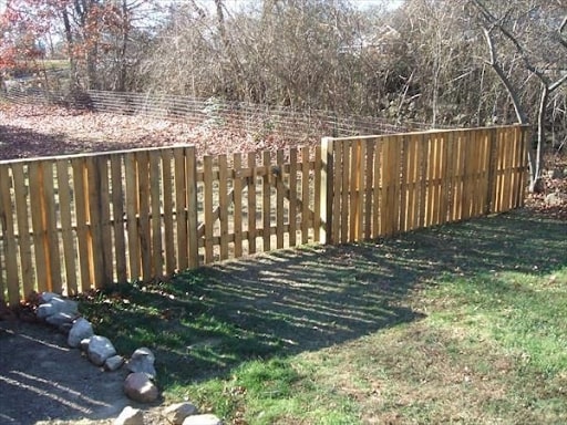 Step-by-Step DIY Pallet Fence Guide
