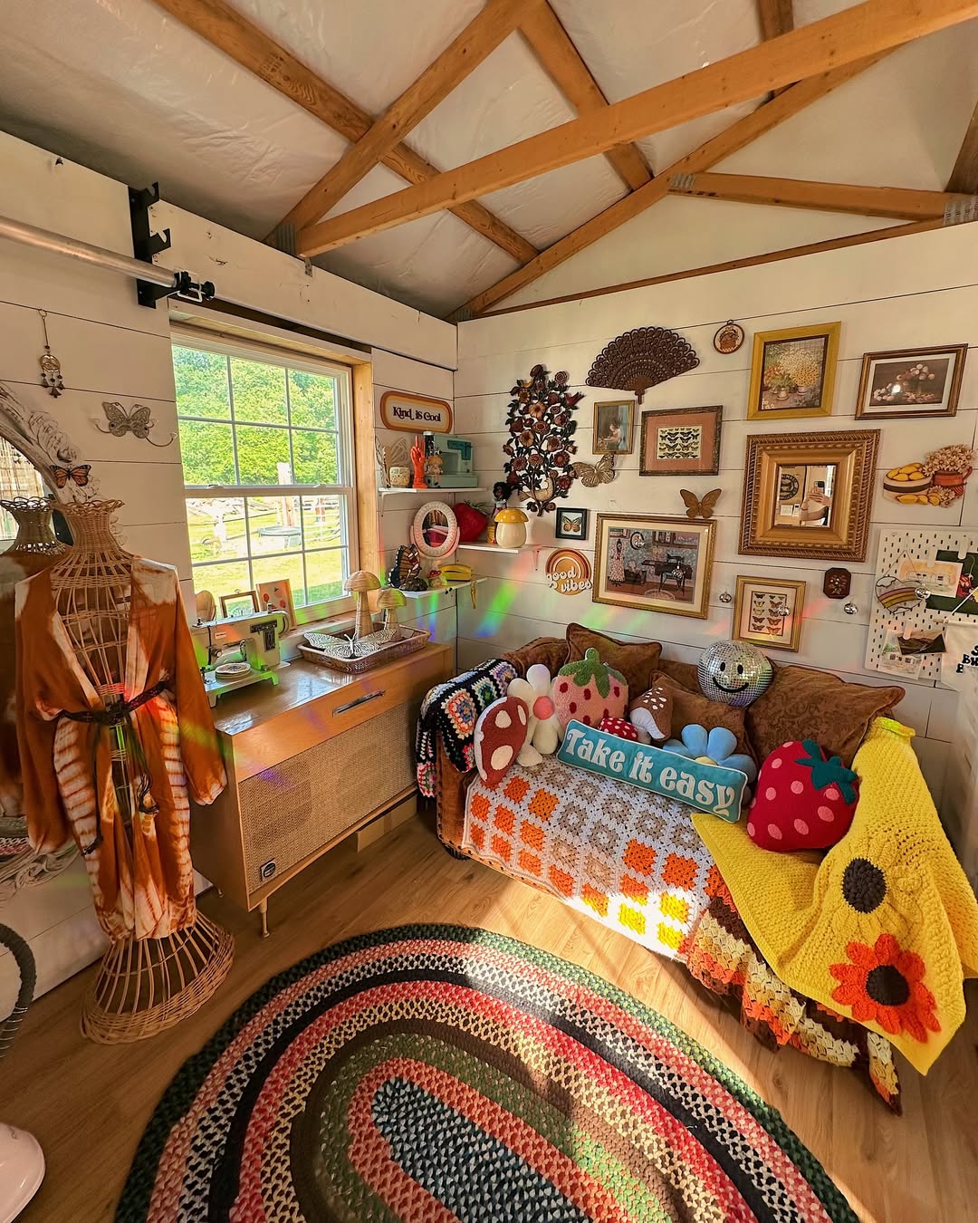 Sunshine Yarn Groovy She Shed