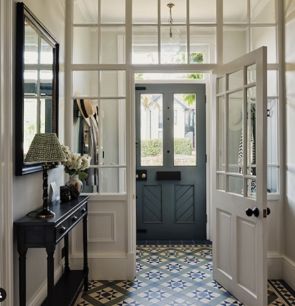 Tile Ideas for a Small Foyer Entryway