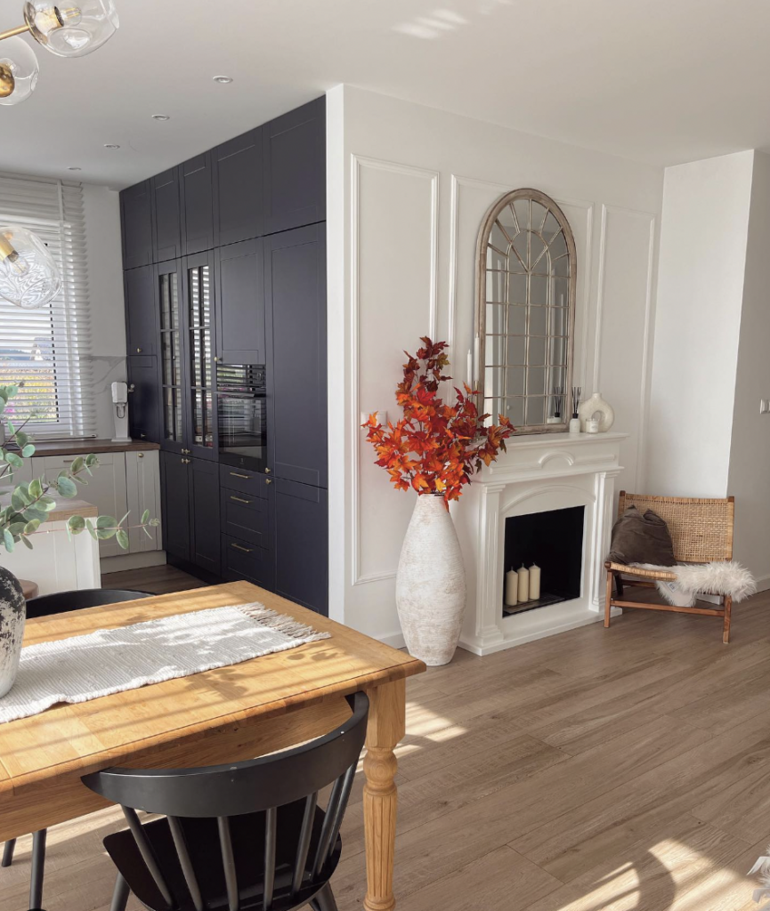 Traditional White Fireplace Surround