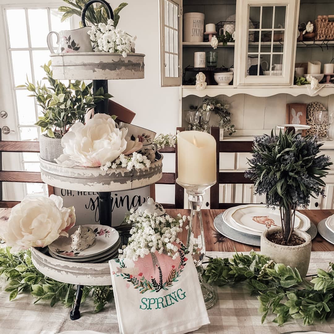 Vintage Decor for a Spring Dining Table
