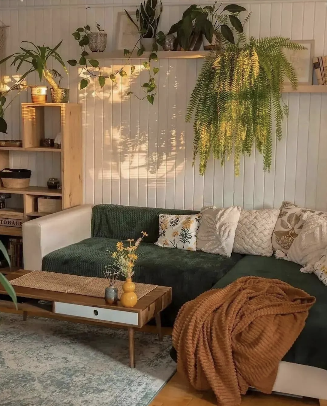 Verdant Vignettes and Vintage Vibes