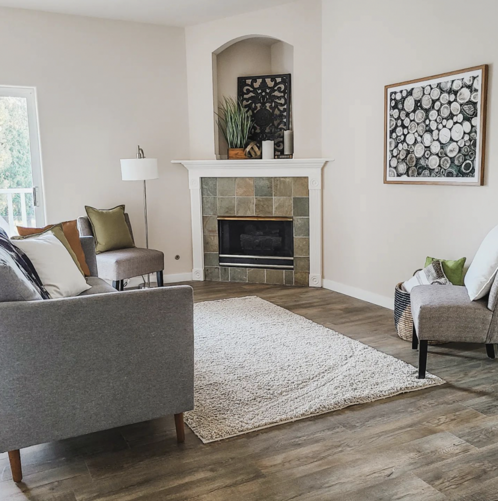 Wall fireplace finish in gray stone
