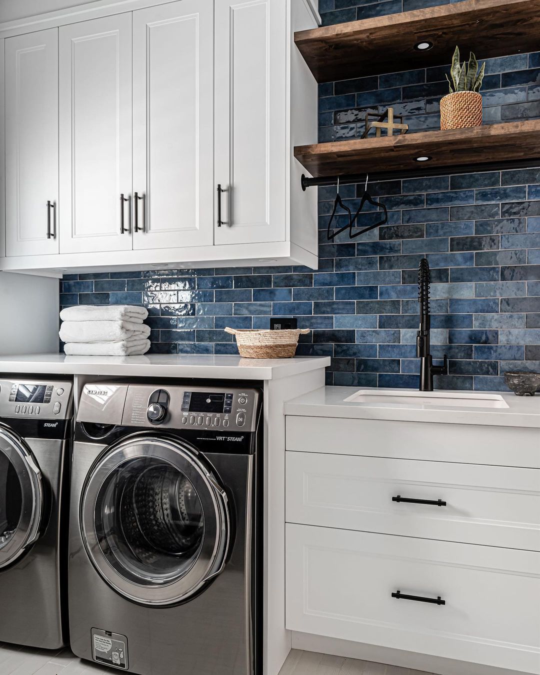 Streamlined Storage: Sleek White and Warm Wood