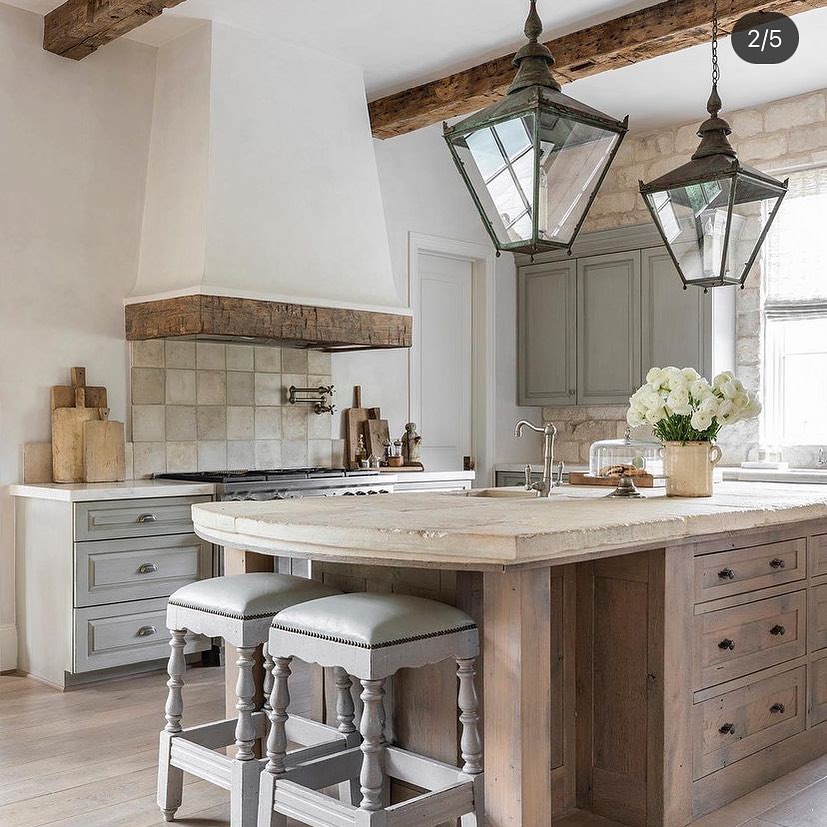 Rustic Elegance with Exposed Wood Beams