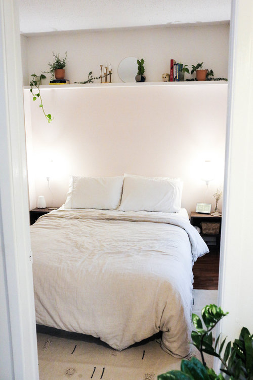 White Floating Bedroom Shelf Decorating