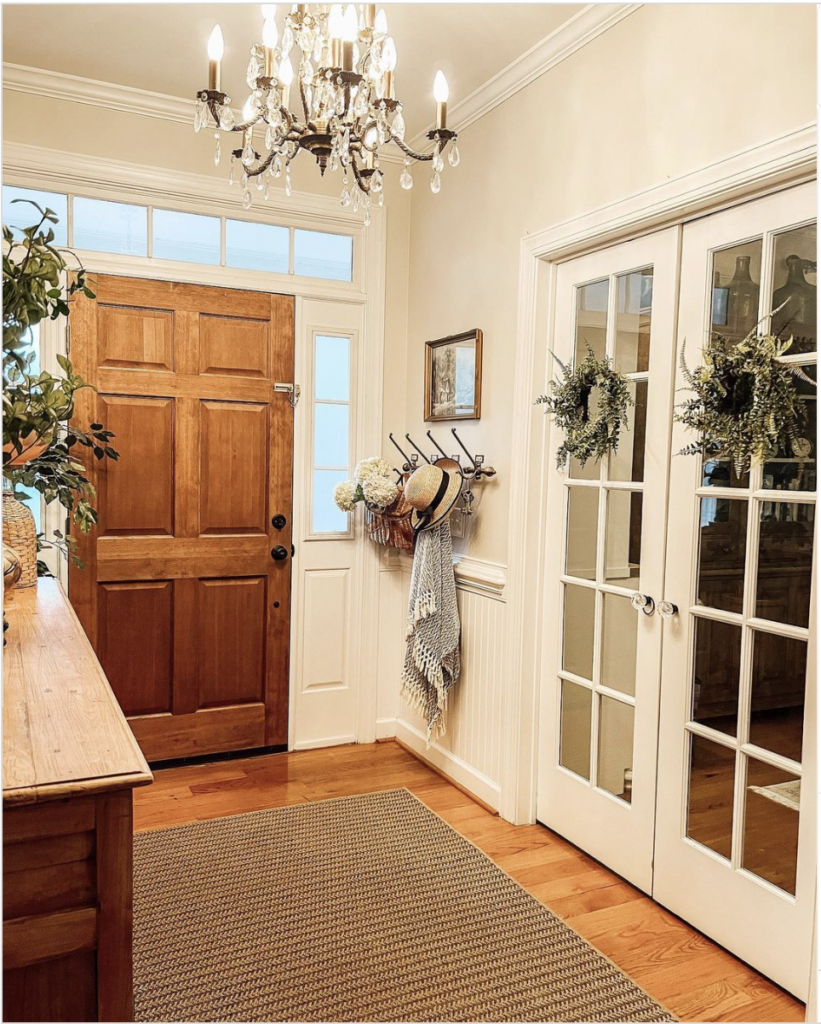 Mud Room Decor With White Wainscoting And Baseboarding